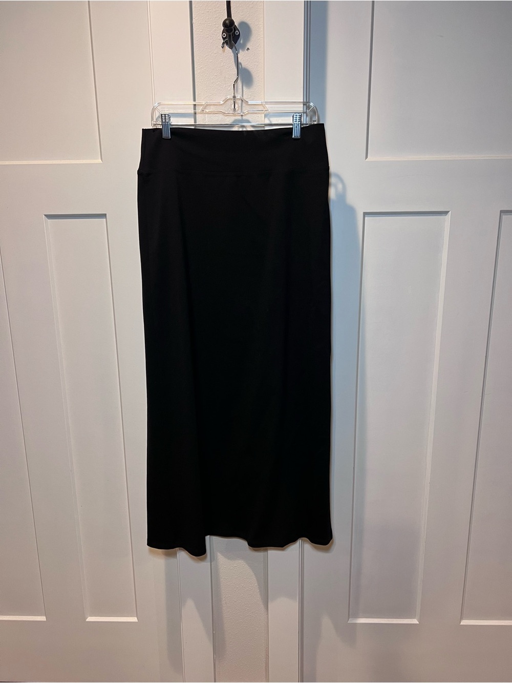 Women's Black Midi Skirt with Clean Silhouette